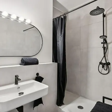 Schicke Grosse Ronsdorf- Naehe Dus & Dortmund & Koeln & Essen Apartament